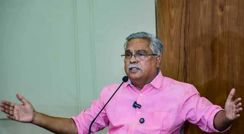 വിഡി സതീശന്റേത് വെറും ‘മോനോന്‍’ അല്ല; അതിന്റെ പിറകില്‍ കോണ്‍ഗ്രസ് രാഷ്ട്രീയത്തിന്റെ വഞ്ചനയുണ്ട്: ബിനോയ് വിശ്വം