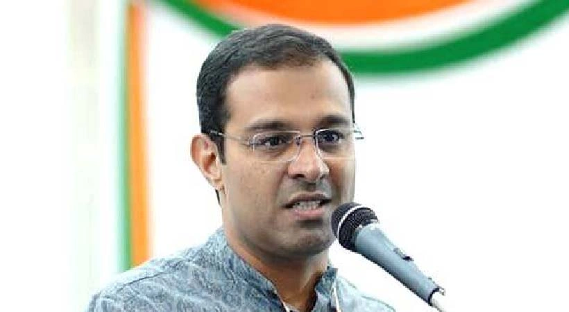 ഗവർണറും എൽഡിഎഫും തമ്മിൽ ഒത്തുകളിയുണ്ടായിരുന്നു; വിദ്യാഭ്യാസ സ്ഥാപനങ്ങളുടെ കാവിവൽക്കരണം അനുവദിക്കില്ല: മന്ത്രി റോജി എം ജോൺ