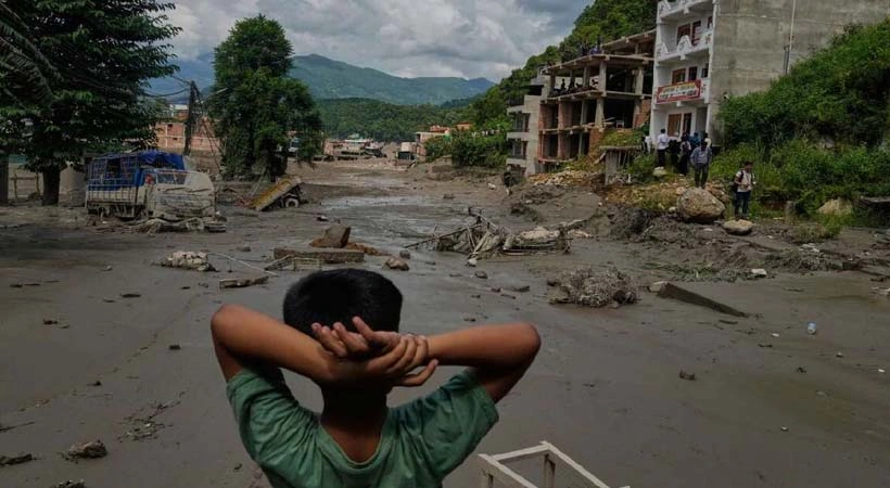 നേപ്പാളിൽ മിന്നൽ പ്രളയ ദുരന്തം രൂക്ഷം; മരണം 162 ആയി, കാണാതായതിൽ 142 പേർ ഇന്ത്യക്കാർ