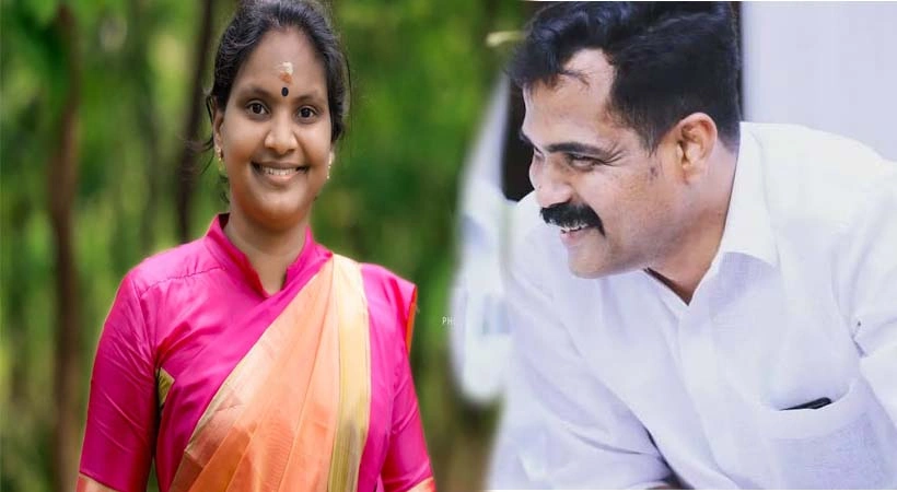 പാളയം പ്രദീപ് പേഴ്സണൽ സ്റ്റാഫിലില്ലെന്ന് ആരോപണം; രമ്യ ഹരിദാസിന്റെ വാദം ചോദ്യം ചെയ്യപ്പെടുന്നു