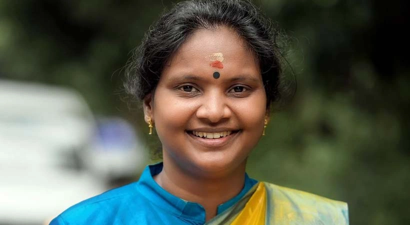 ഡൽഹി യാത്ര പറഞ്ഞ് പാലക്കാട്ടേക്ക്; രമ്യക്കെതിരെ കോൺഗ്രസിൽ കടുത്ത വിമർശനം