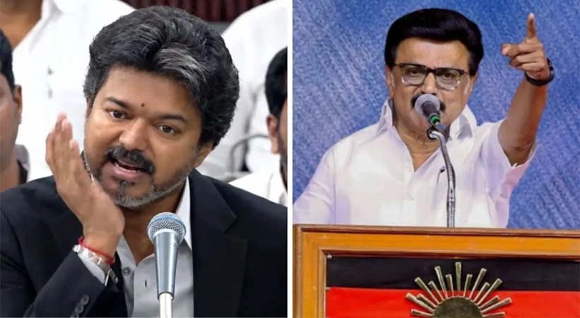 ഒരൊറ്റ ആംഗ്യത്തിലൂടെ വിജയ് യുടെ രാഷ്ട്രീയ വിവാദം; 1976 ൽ സ്റ്റാലിനെ വേദനിപ്പിച്ച ആ മുറിവ് എന്തായിരുന്നു?