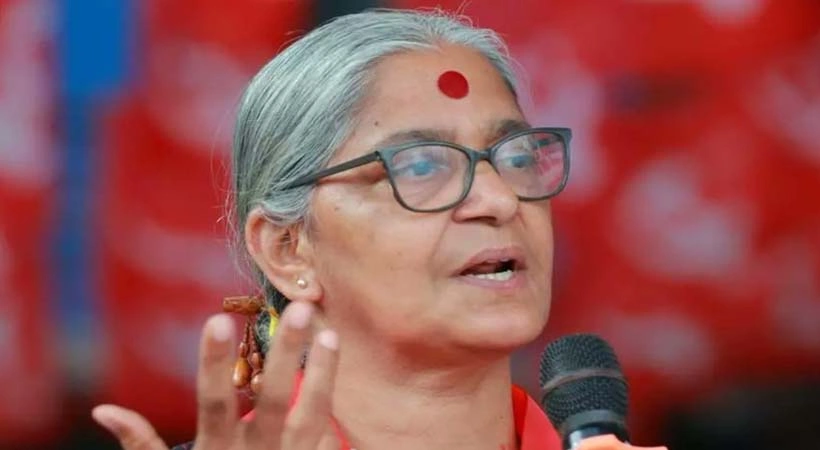 ‘രാജ’ എന്ന പേരിന് രേഖ വേണം; സി.പി.ഐ നേതാവ് ആനി രാജയ്ക്ക് തെരഞ്ഞെടുപ്പ് കമ്മീഷന്റെ നോട്ടീസ്