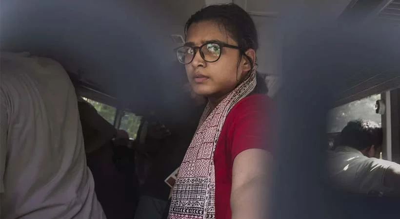 നേഹ ബോറയെ കസ്റ്റഡിയിലെടുത്ത് അജ്ഞാതകേന്ദ്രത്തിലേക്ക് മാറ്റിയെന്ന് ആരോപണം